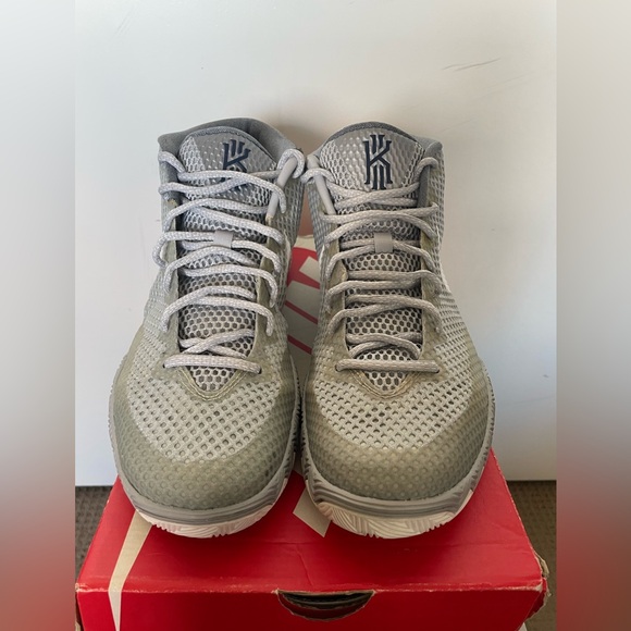 Nike Kyrie 1 Wolf Grey men’s size 10, basketball shoe - Picture 3 of 7